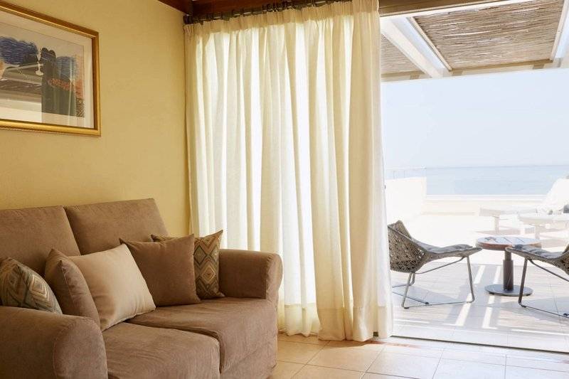 Giannoulis Santa Marina Plaza