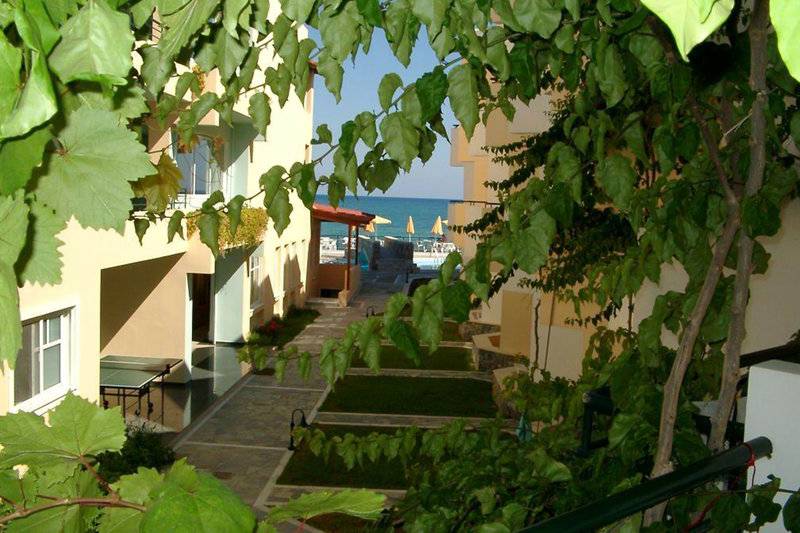 Dedalos Beach Hotel