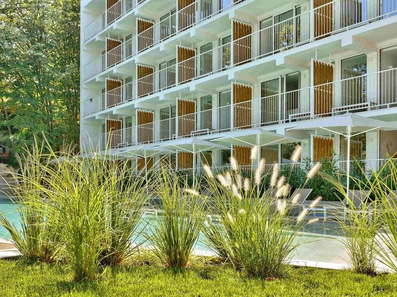 ibis Styles Golden Sands Roomer Hotel