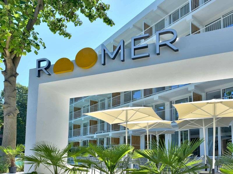 ibis Styles Golden Sands Roomer Hotel