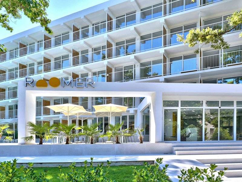 ibis Styles Golden Sands Roomer Hotel