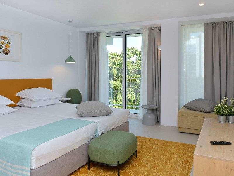 ibis Styles Golden Sands Roomer Hotel