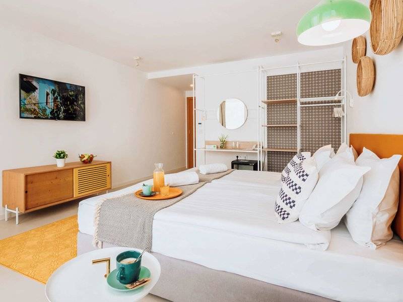 ibis Styles Golden Sands Roomer Hotel