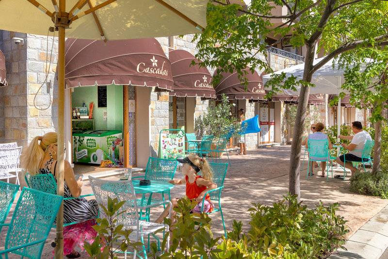 Cascadas Family Resort