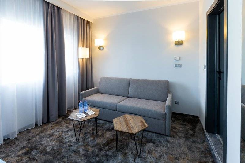 Best Western PLUS Premium Inn Hotel & Casino