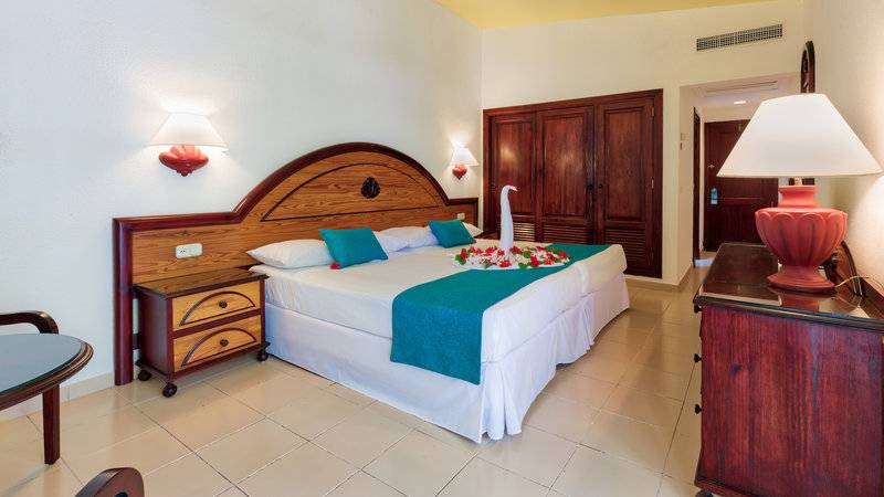 Playabachata Lifestyle Collection by Senator