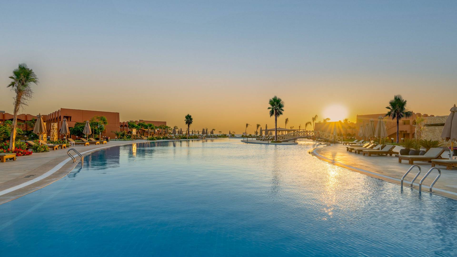 Three Corners Happy Life