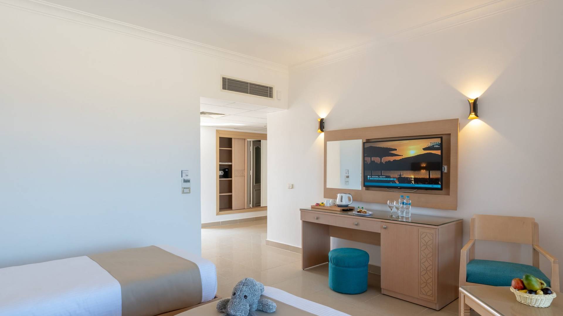 Three Corners Happy Life