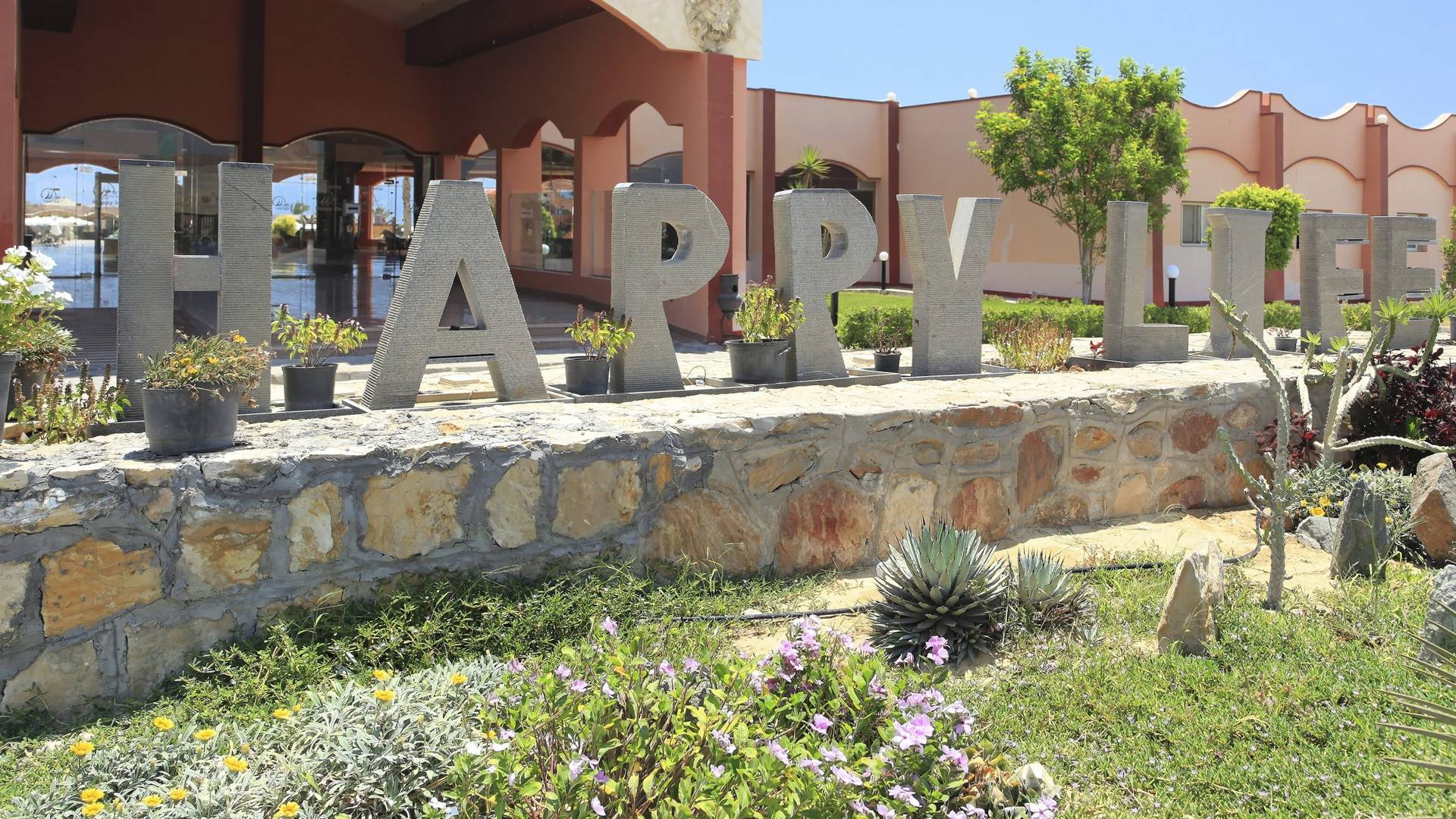 Three Corners Happy Life