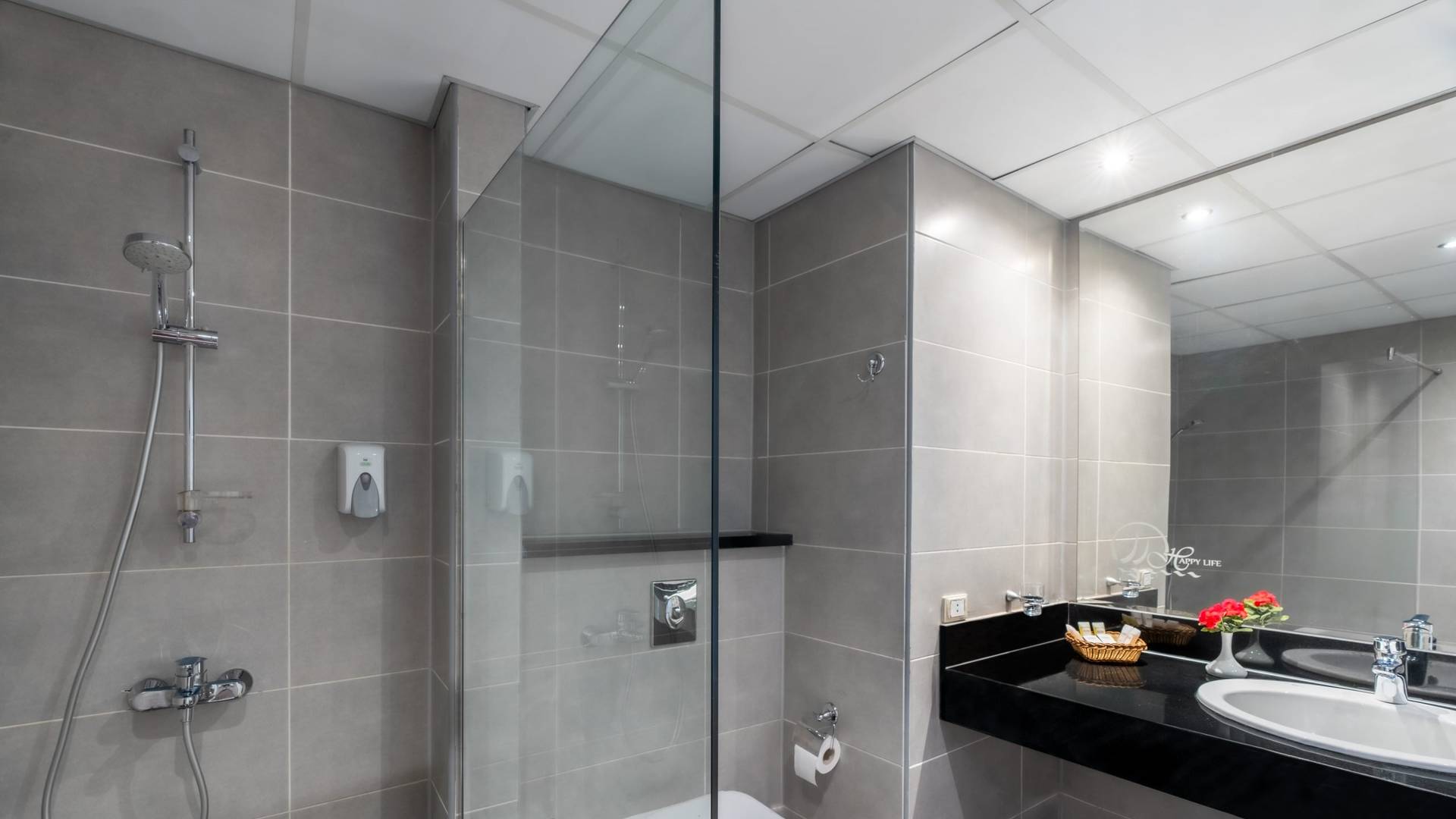 Three Corners Happy Life