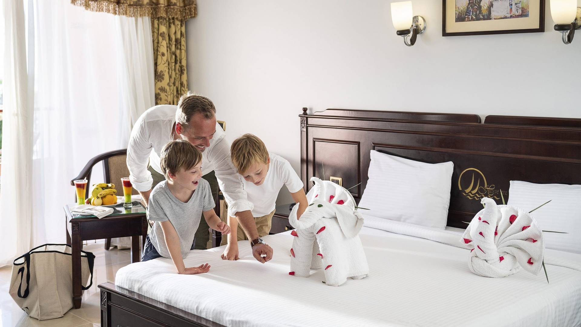 Three Corners Happy Life