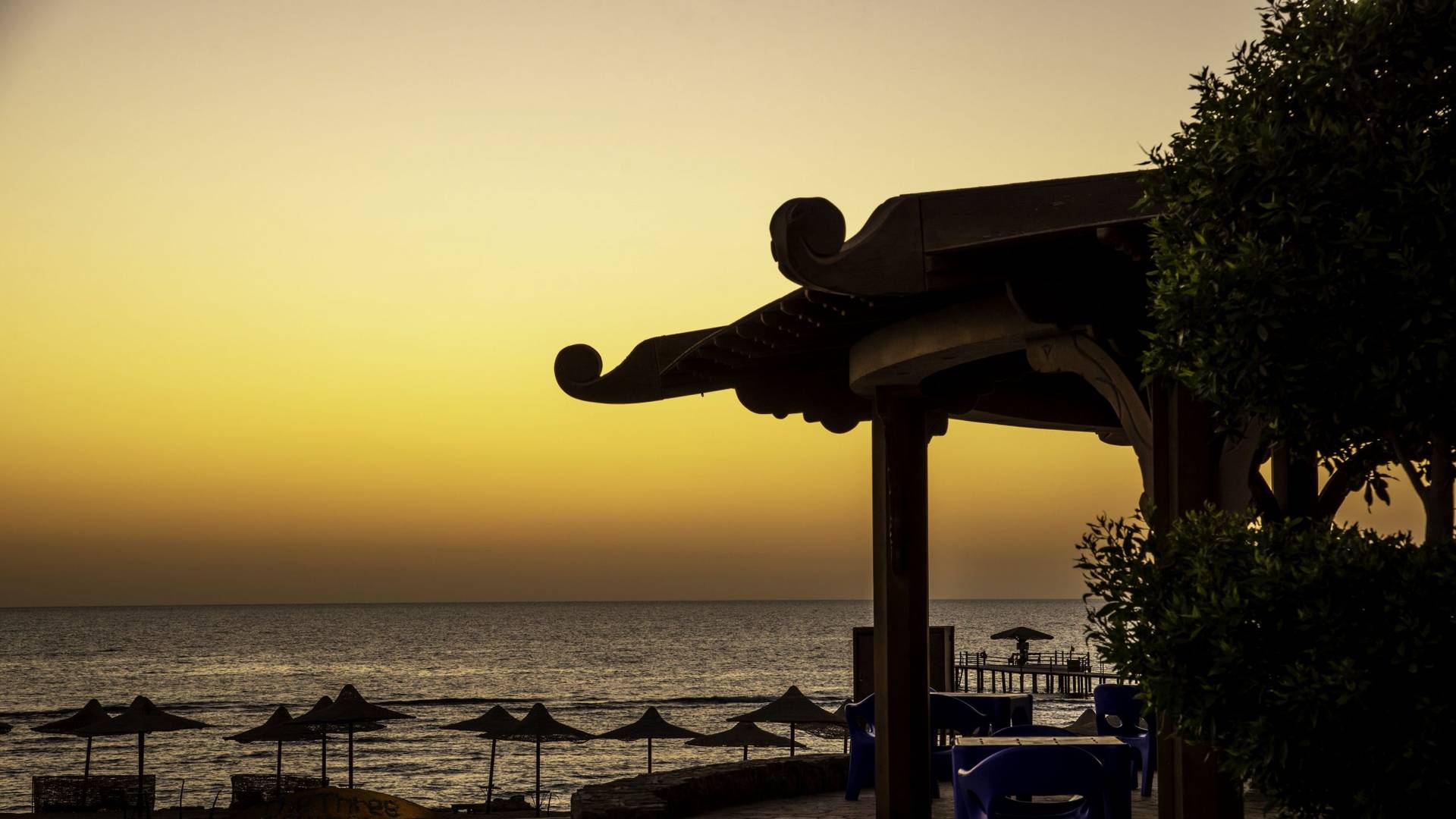 Three Corners Happy Life