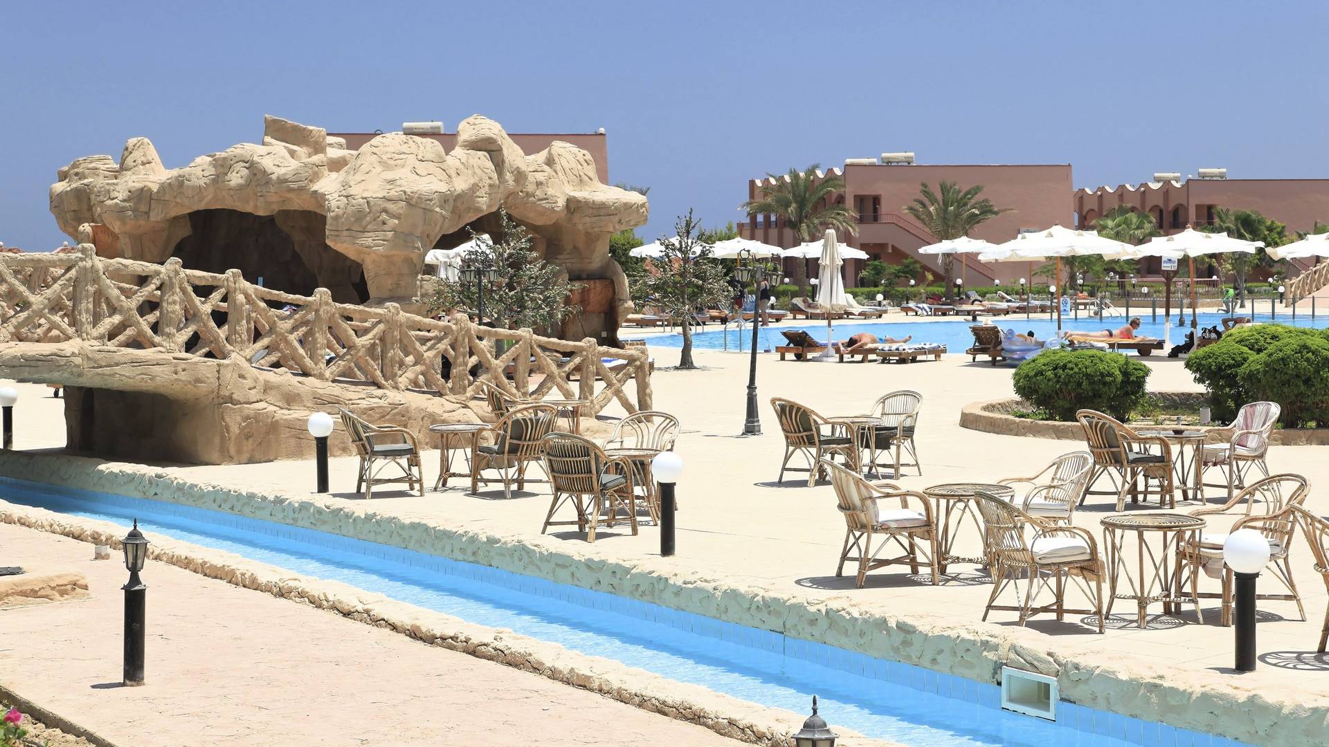 Three Corners Happy Life