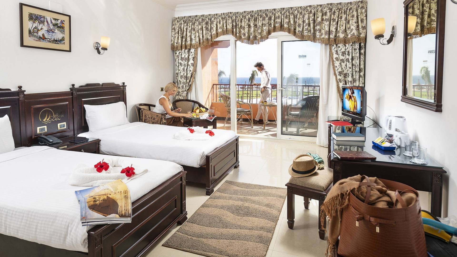 Three Corners Happy Life