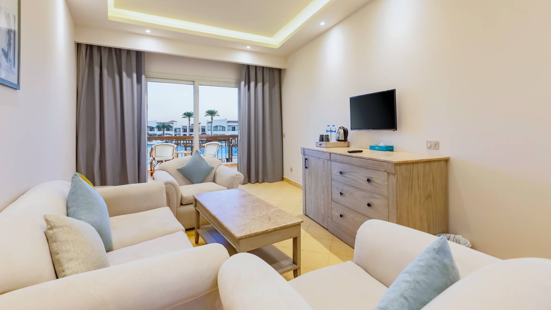 SUNRISE Alma Bay Resort