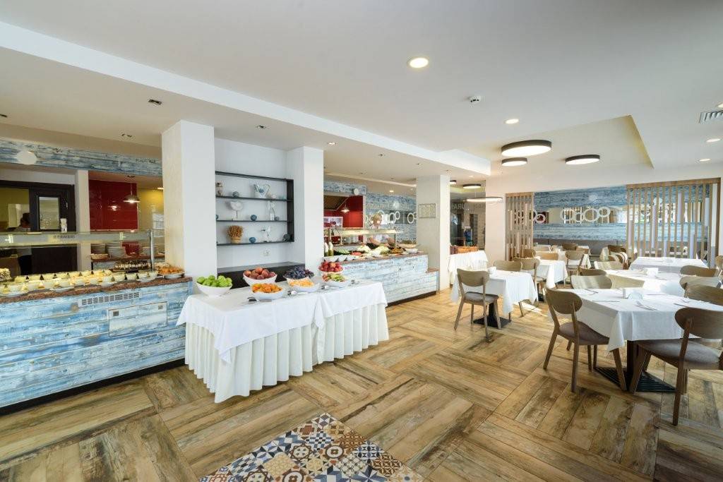 Lion Sunny Beach Hotel