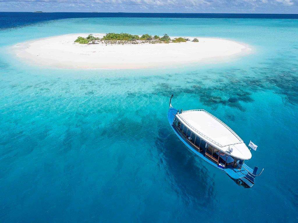 Mercure Maldives Kooddoo Resort