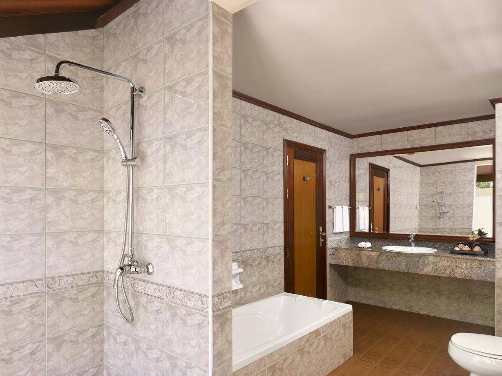 Royal Island Resort & Spa