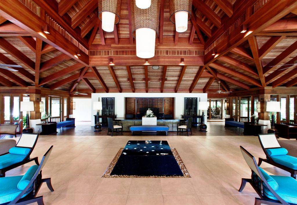 Sheraton Maldives Full Moon Resort & Spa