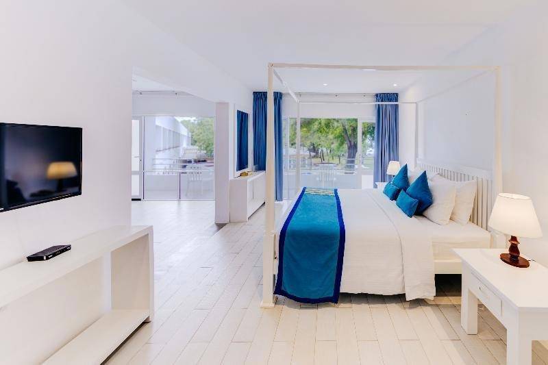 Trinco Blu by Cinnamon