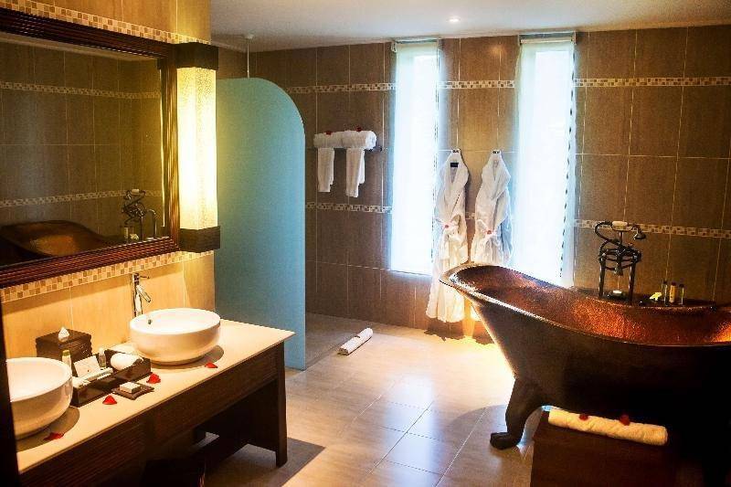 DoubleTree by Hilton Seychelles Allamanda Resort & Spa