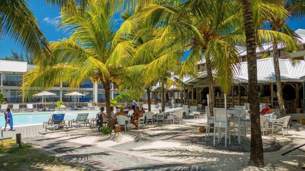 Le Peninsula Bay Beach Resort & Spa