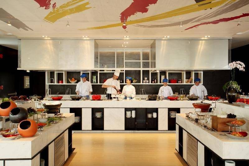 Centara Watergate Pavilion Hotel Bangkok