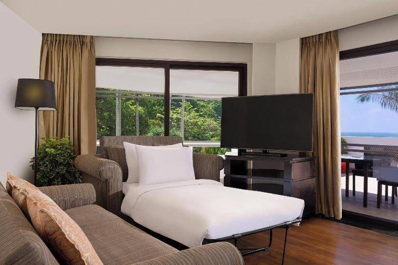 Le Meridien Phuket Beach Resort