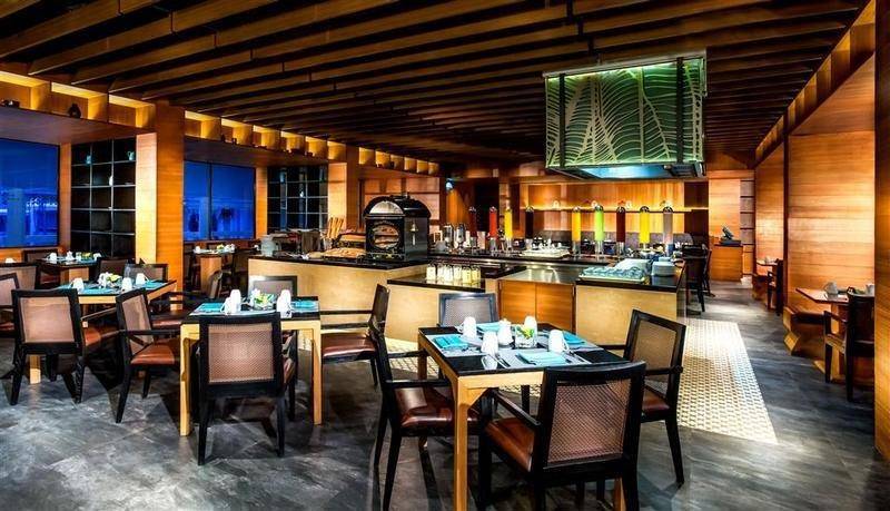 Le Meridien Phuket Beach Resort