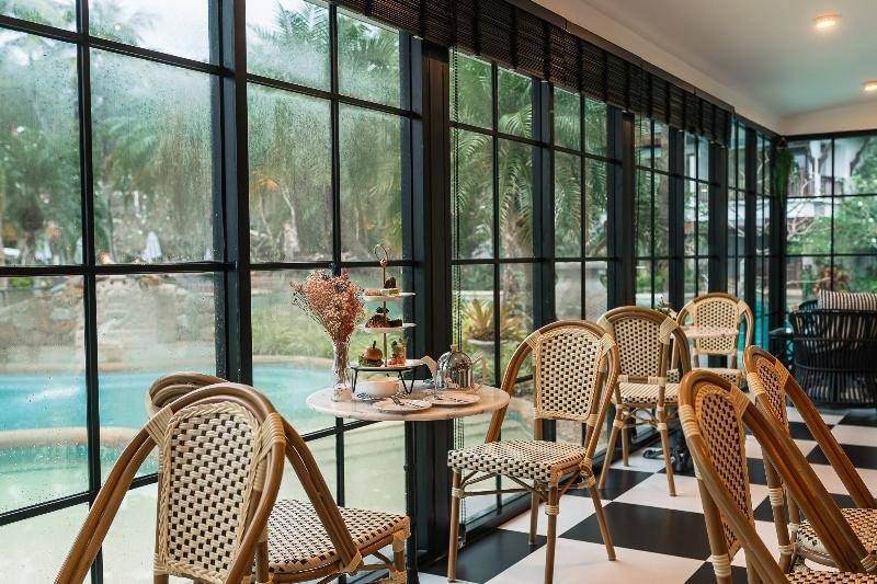 Thavorn Beach Village Resort