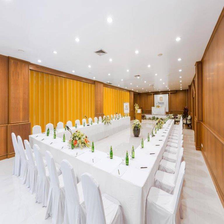 Thavorn Beach Village Resort