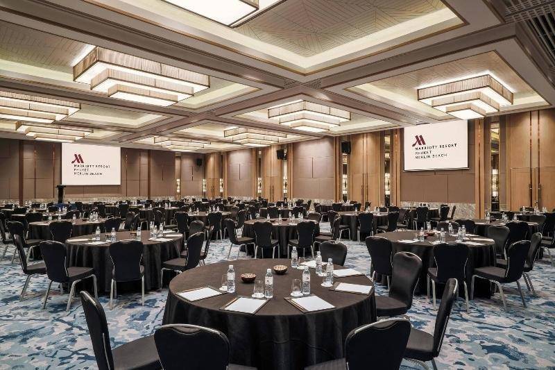 Phuket Marriott Resort & Spa, Merlin Beach