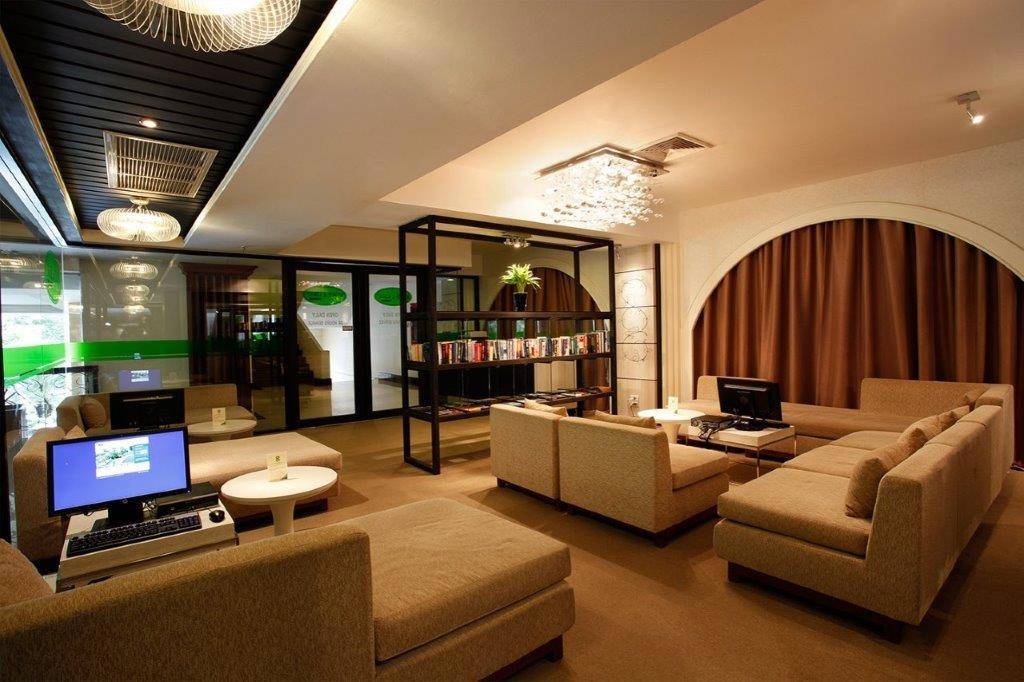 Phuket Graceland Resort & Spa