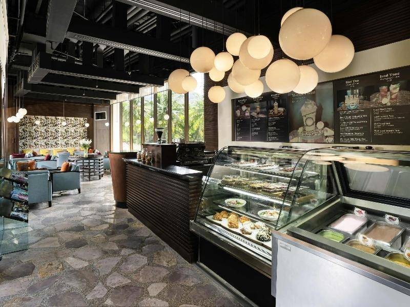 Pullman Phuket Karon Beach Resort