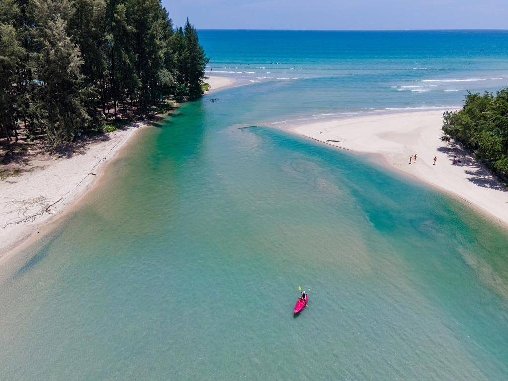 Apsara Beachfront Resort and Villa