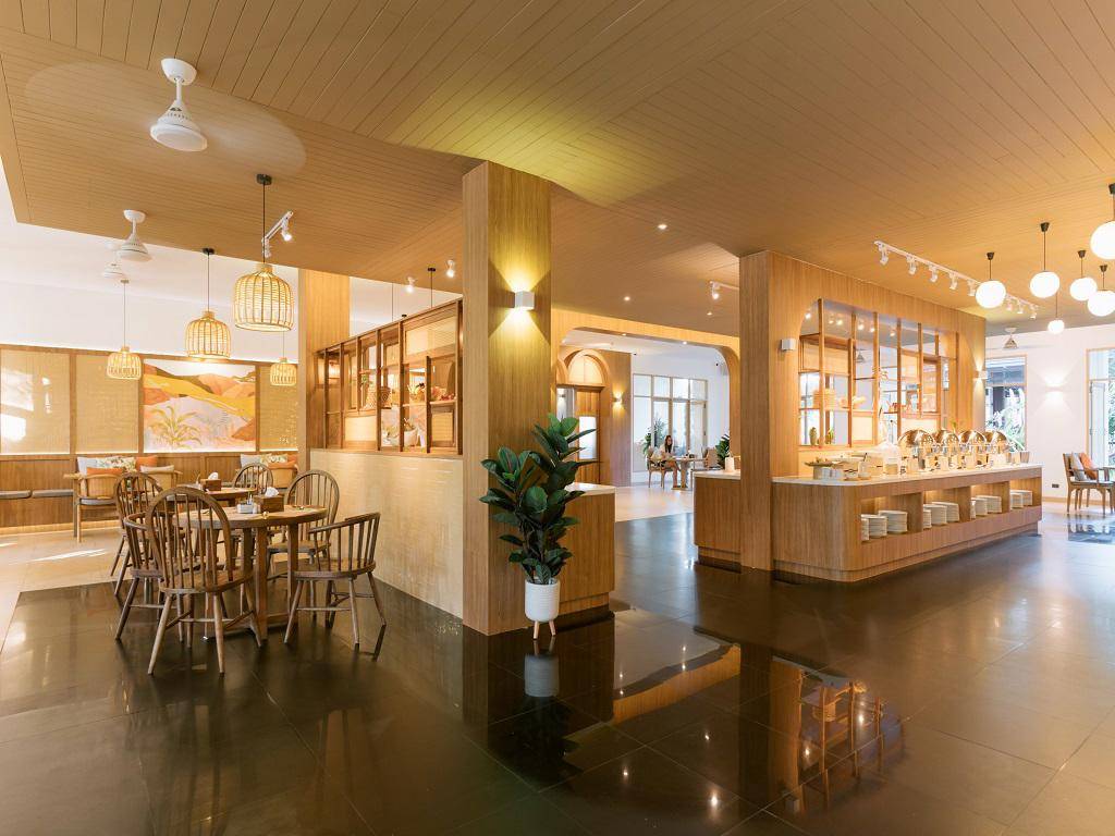 Apsara Beachfront Resort and Villa