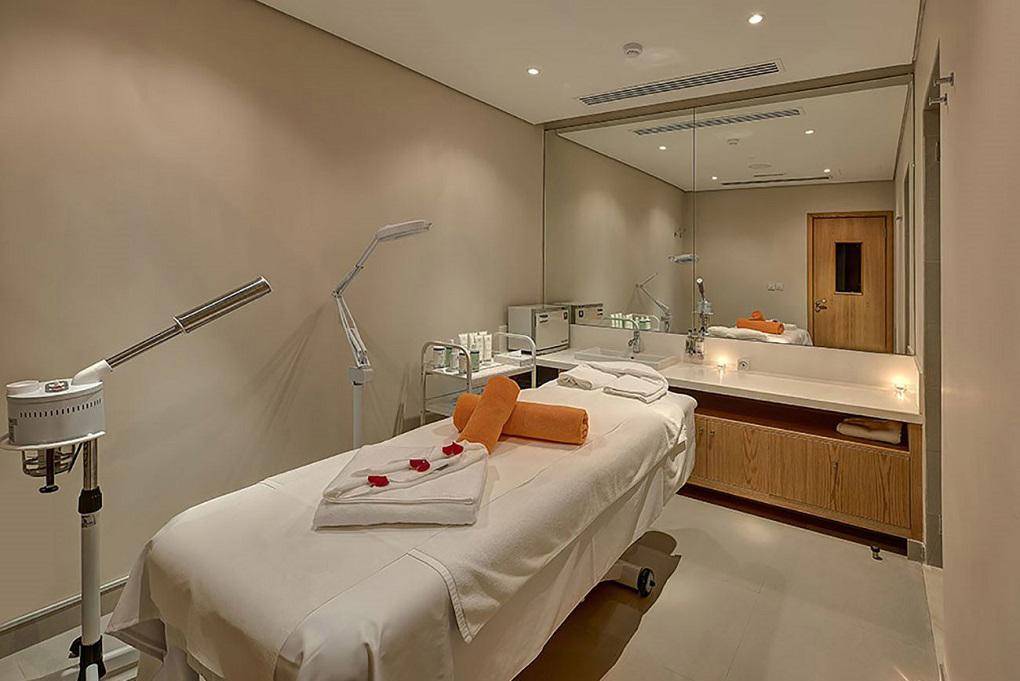 Al Khoory Atrium Hotel