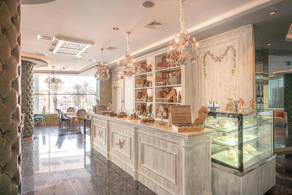 Golden Sands Hotel Creek