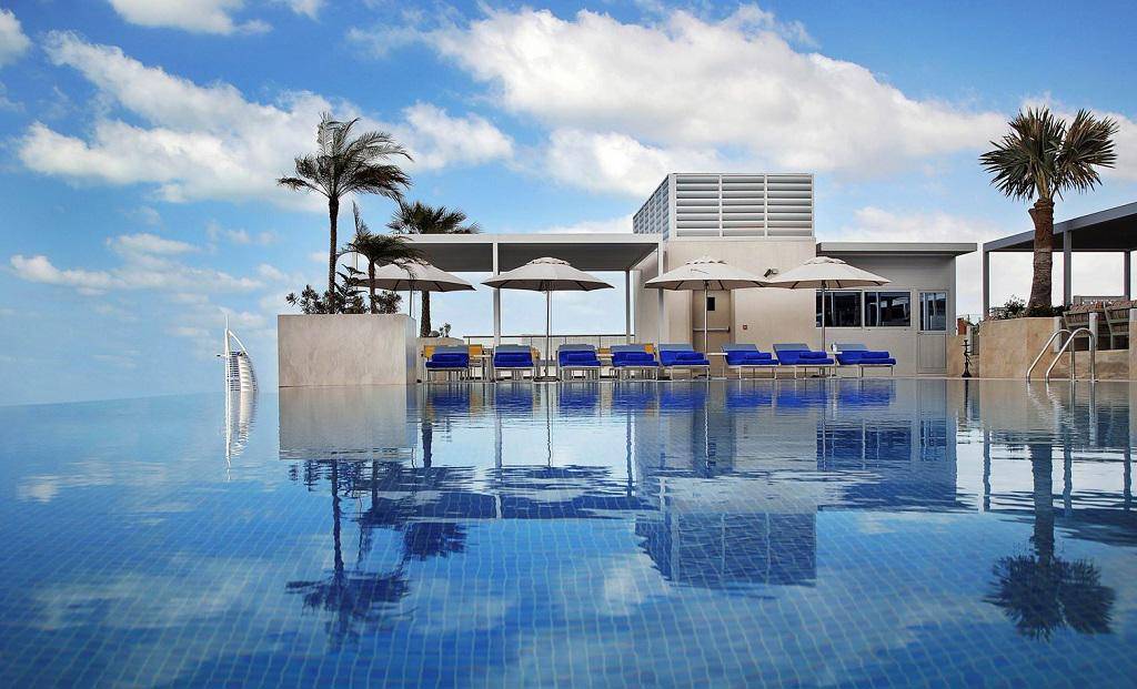 Grand Cosmopolitan Hotel