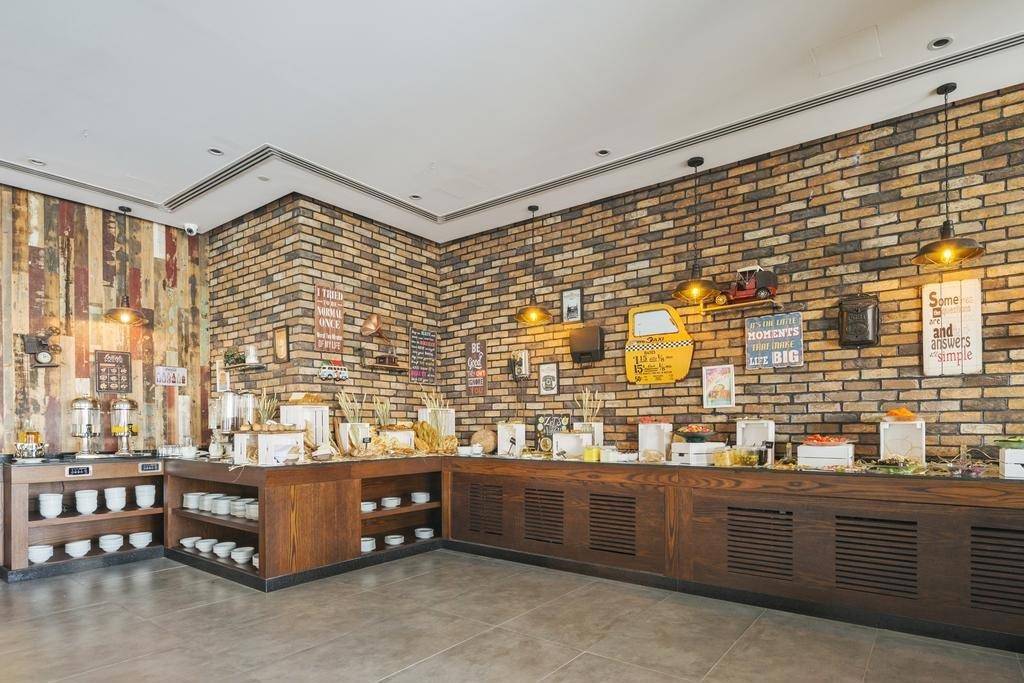 Royal Central The Palm