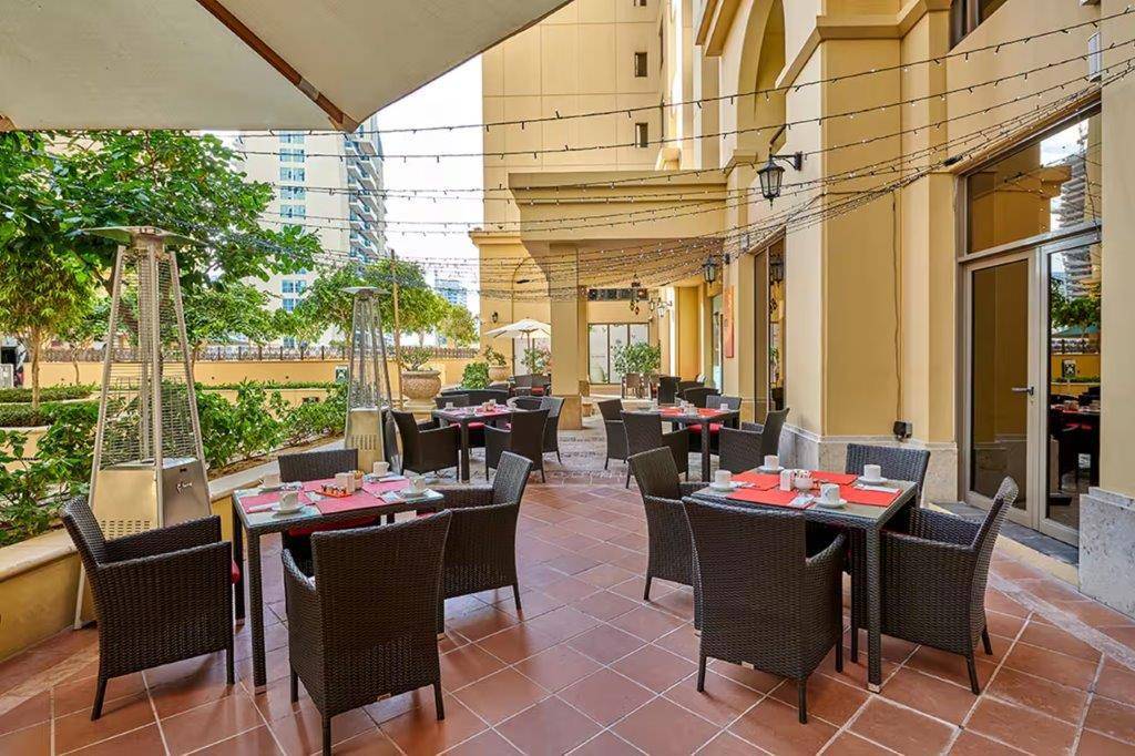 Ramada Hotel & Suites By Wyndham Jbr