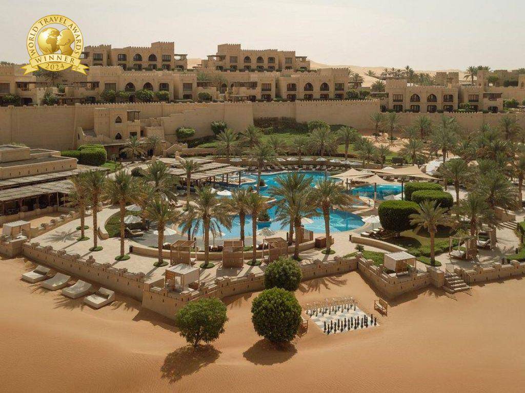 Qasr Al Sarab Desert Resort by Anantara