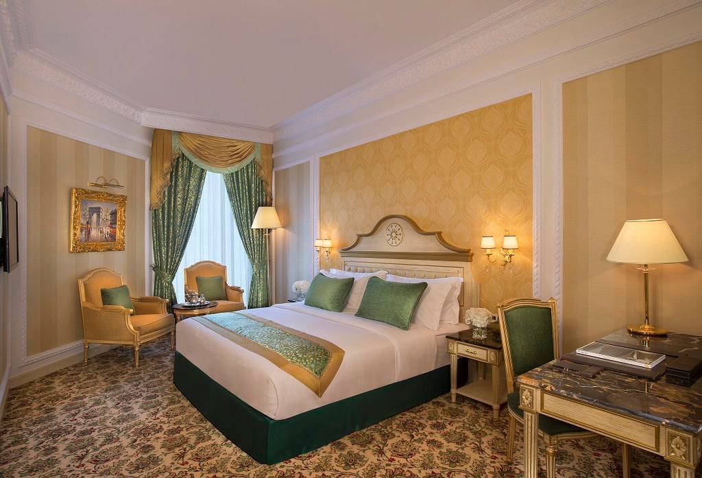 Royal Rose Abu Dhabi, a Curio Collection by Hilton Affiliated Hotel