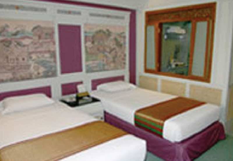 Ramada Plaza by Wyndham Bangkok Menam Riverside