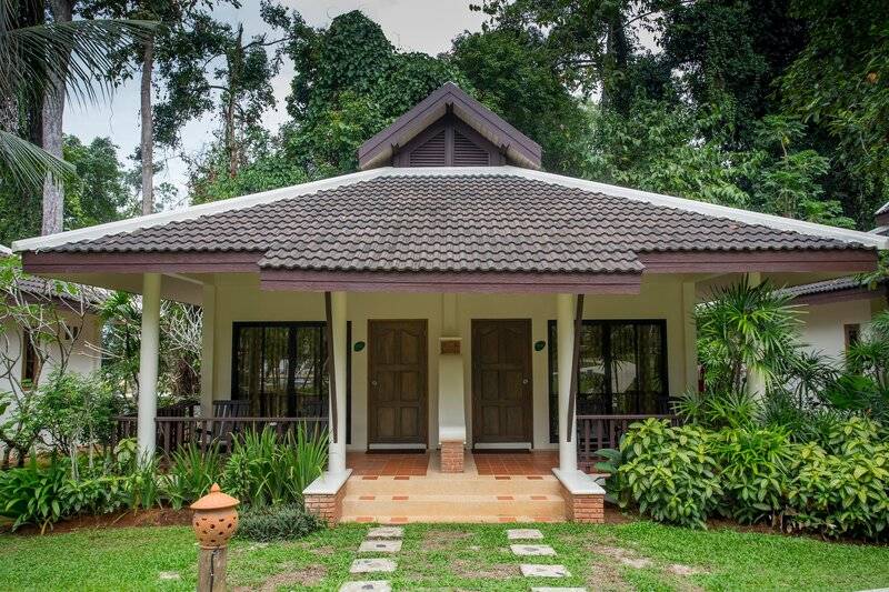  The Leaf on The Sands