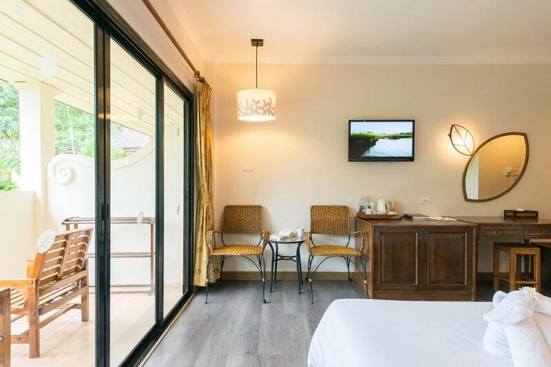  The Leaf on The Sands