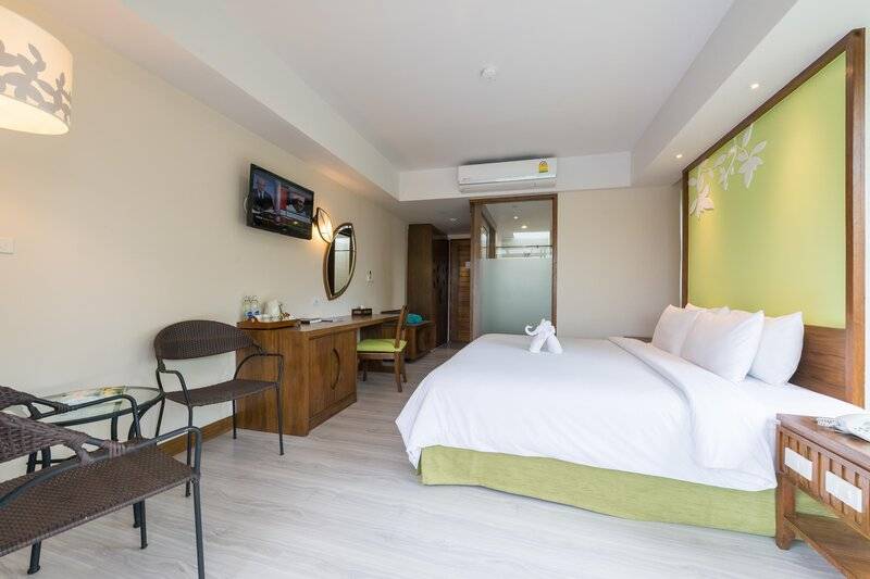  The Leaf on The Sands