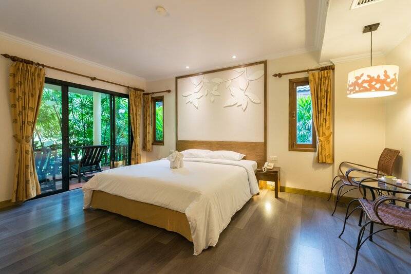  The Leaf on The Sands