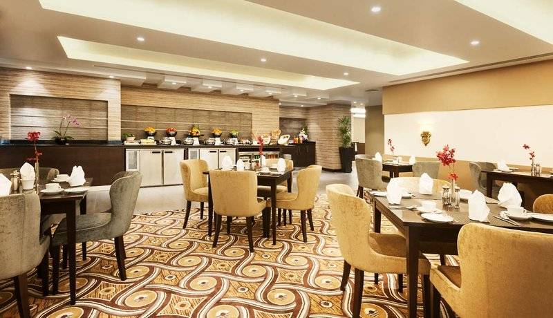 Carlton Downtown Hotel