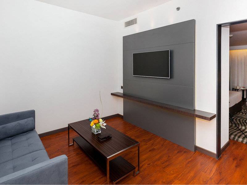 Howard Johnson Plaza By Wyndham